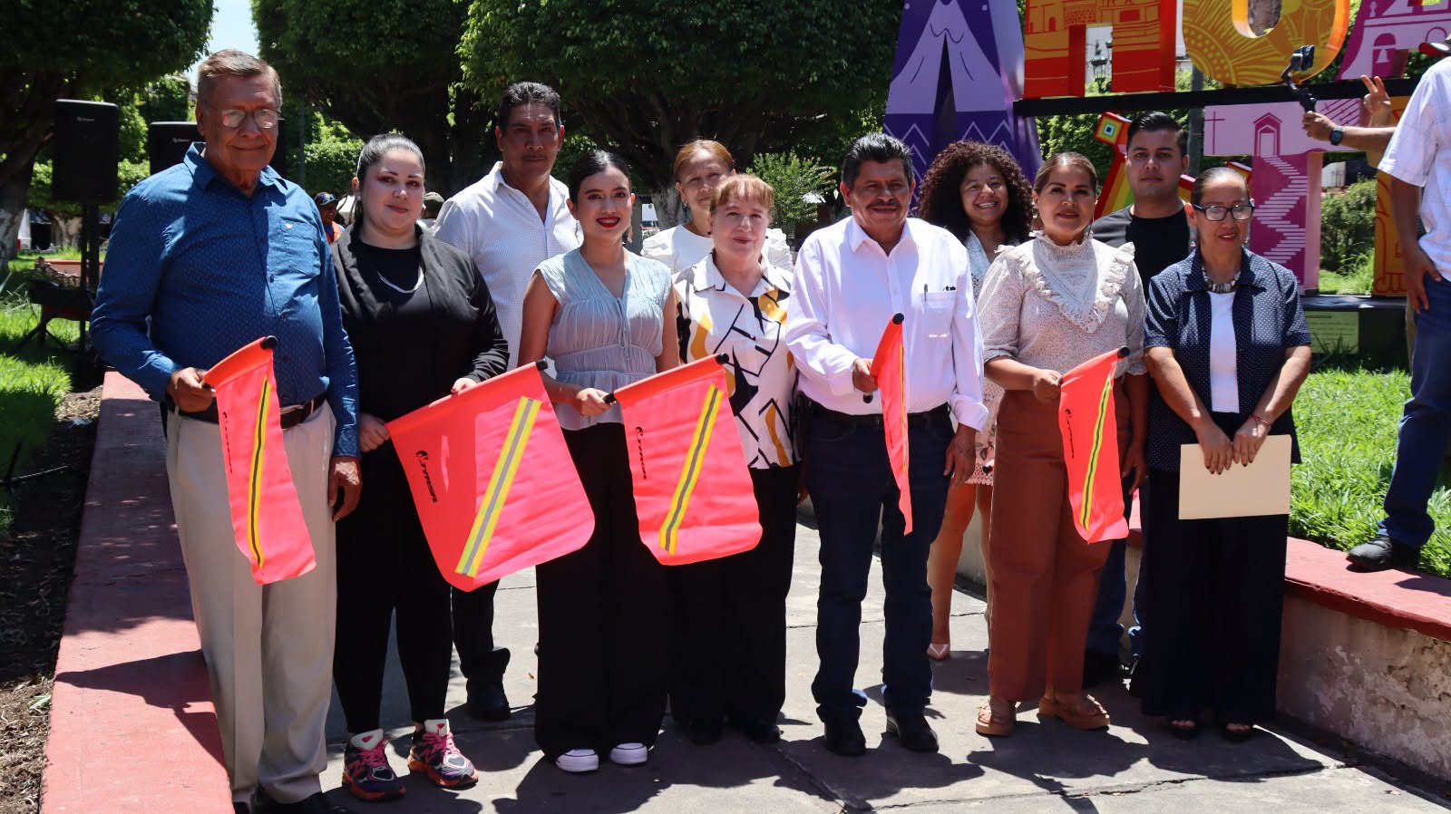 Parque Cívico Morelos inicia primera etapa de rehabilitación en Ahuacatlán