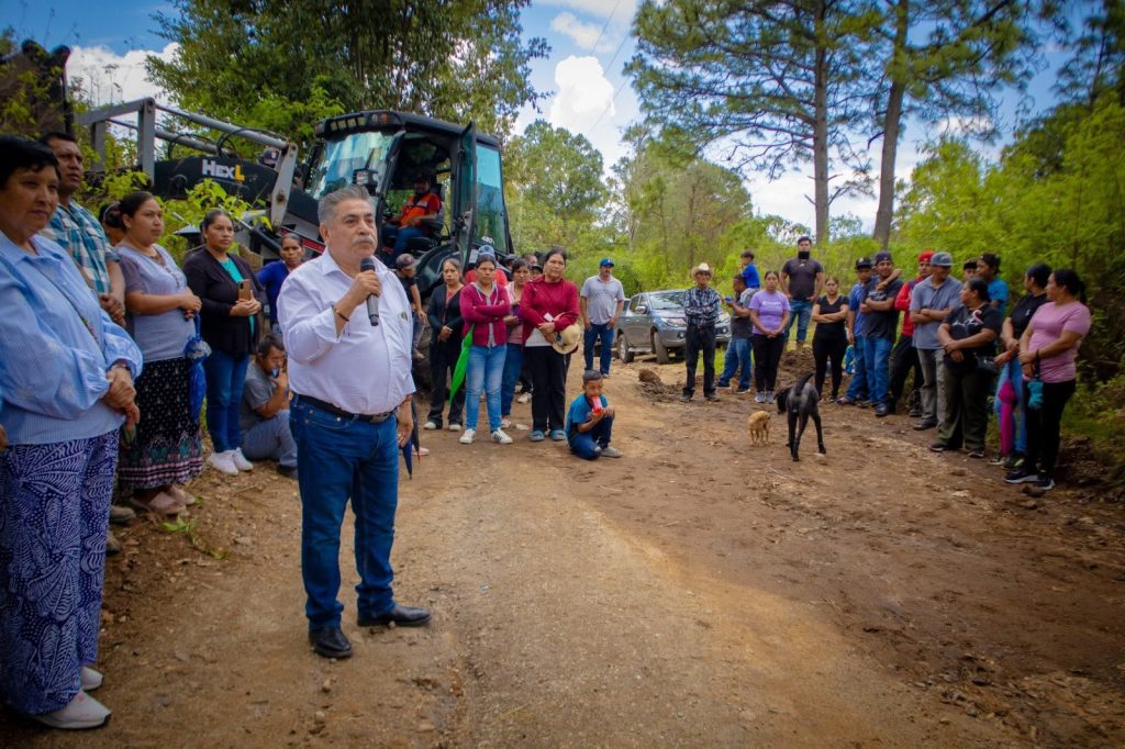 Empedrado en camino Rosa Blanca–Jalpa Grande fortalece la conectividad en Jala