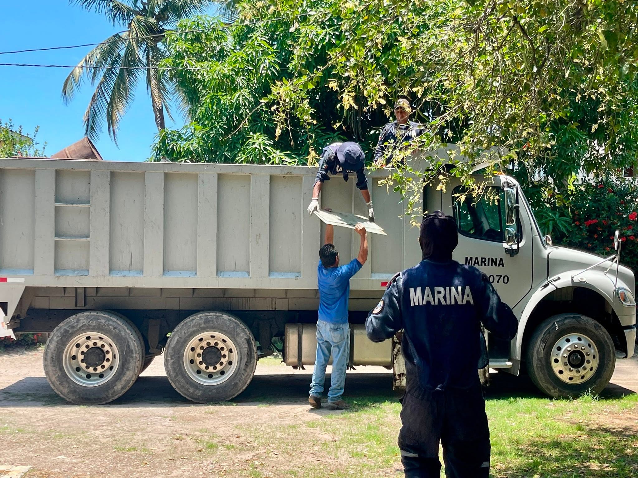 Descacharrización en San Blas fortalece la prevención del dengue, zika y chikungunya