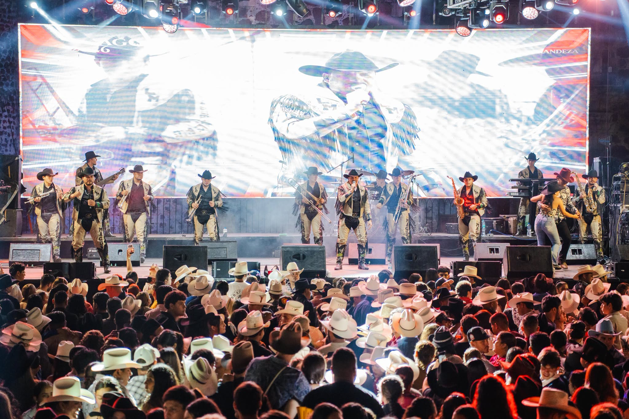 Banda Maguey pone el broche de oro al Día de Santa Ana en las Fiestas de Santo Santiago 2026
