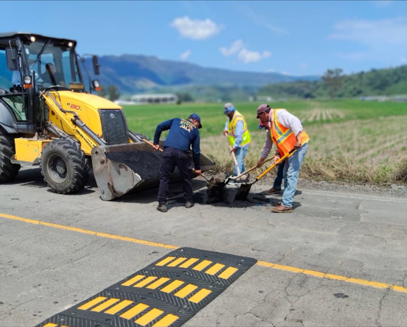 Gobierno de Jala realiza jornada de mantenimiento urbano para mejorar la seguridad vial