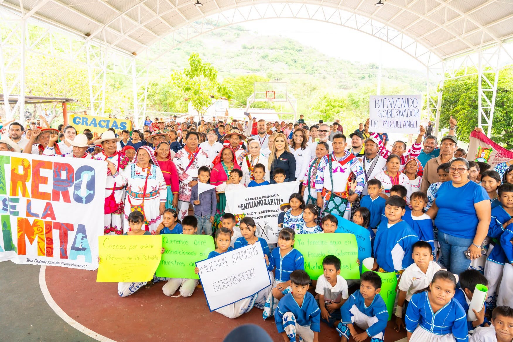 Potrero de la Palmita recibe obras de infraestructura educativa, agua potable y energía eléctrica