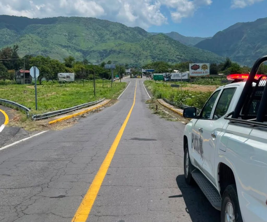 Jala refuerza la seguridad vial con limpieza del puente de acceso al municipio