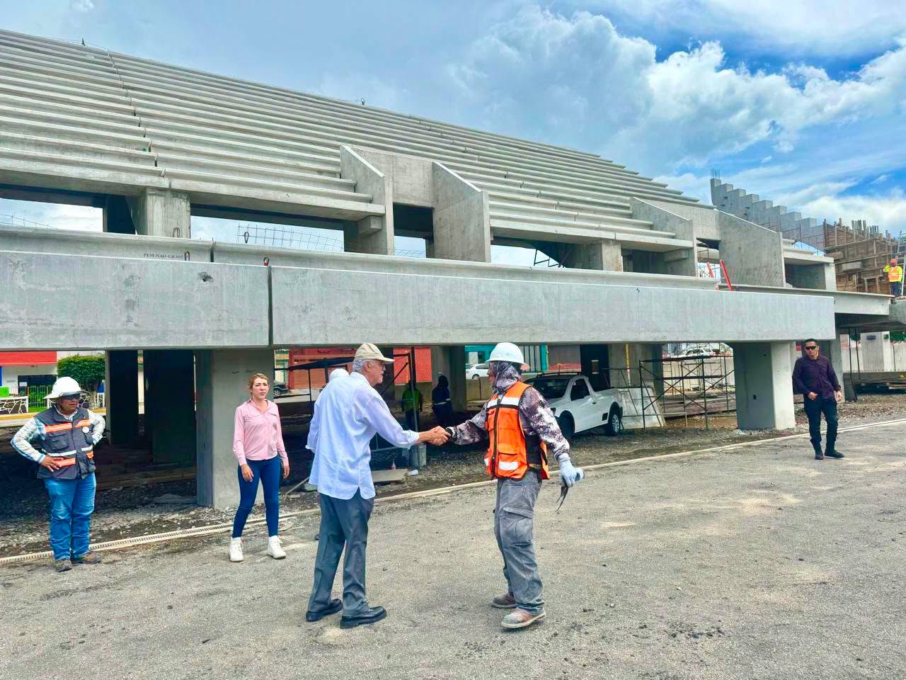 Miguel Ángel Navarro supervisa la rehabilitación del Centro Cultural, Arte y Deporte “Nicolás Álvarez Ortega”