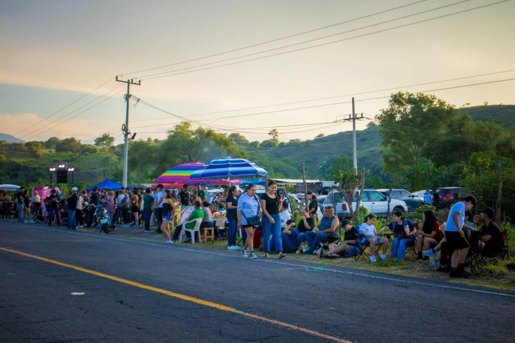 Tradición y convivencia distinguen el Paseo de Santa Anita en Jala