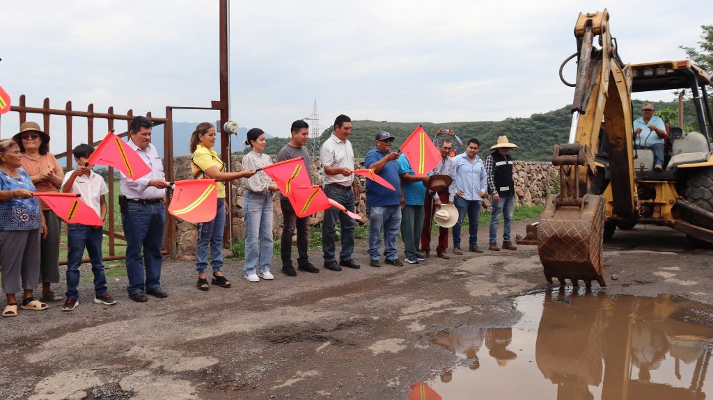 Camino Artesanal de Zoatlán inicia su construcción para fortalecer la conectividad en Ahuacatlán