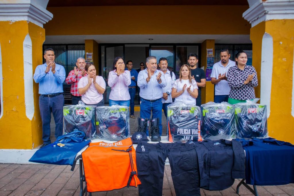 Jala fortalece la seguridad pública con entrega de patrulla y equipo táctico