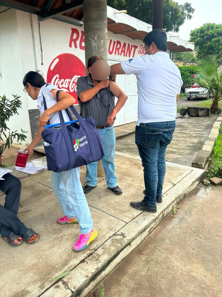 Salud y Protección Civil atienden a familias afectadas en Tepuzhuacán