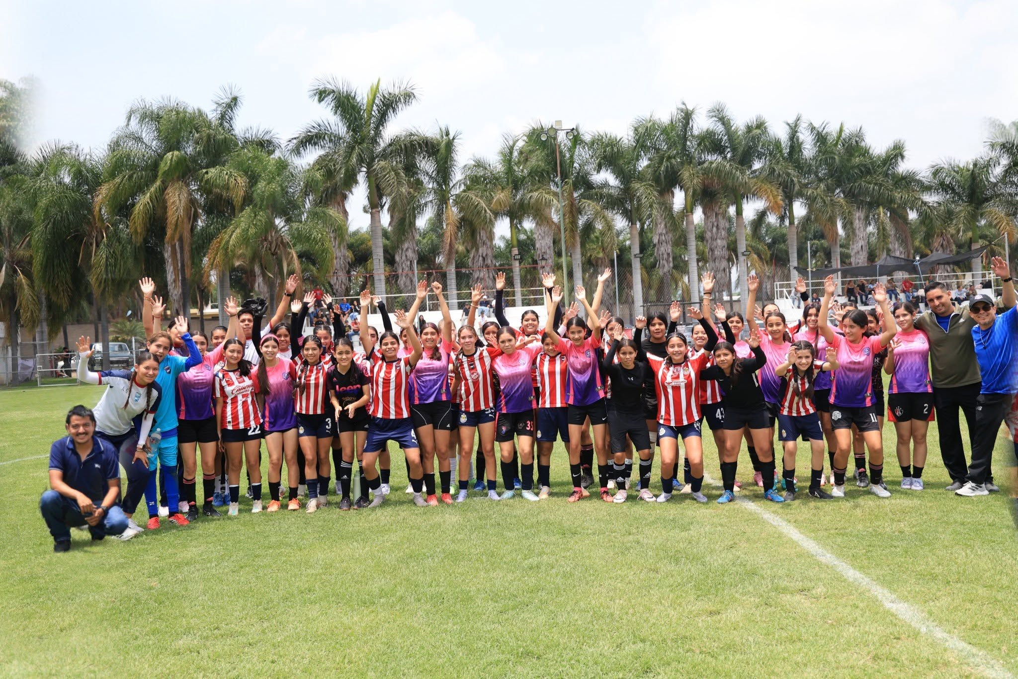 Amatlán de Cañas reconoce a niñas y niños que participaron en competencia deportiva en Guadalajara