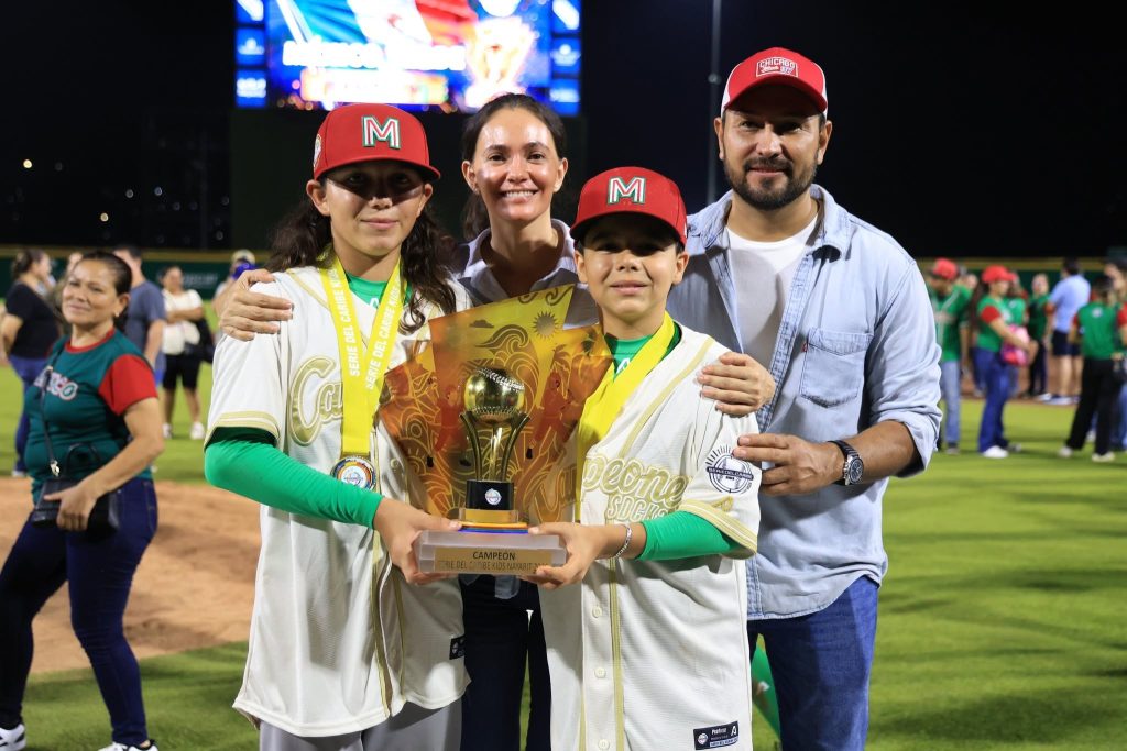 México se corona campeón de la Liga Infantil de Béisbol del Caribe con participación de dos niños de Amatlán de Cañas