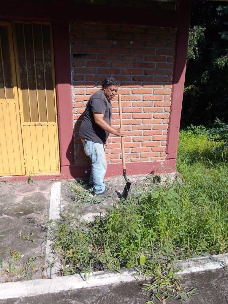 Ahuacatlán realiza labores de limpieza y mantenimiento en el Mirador del Ceboruco