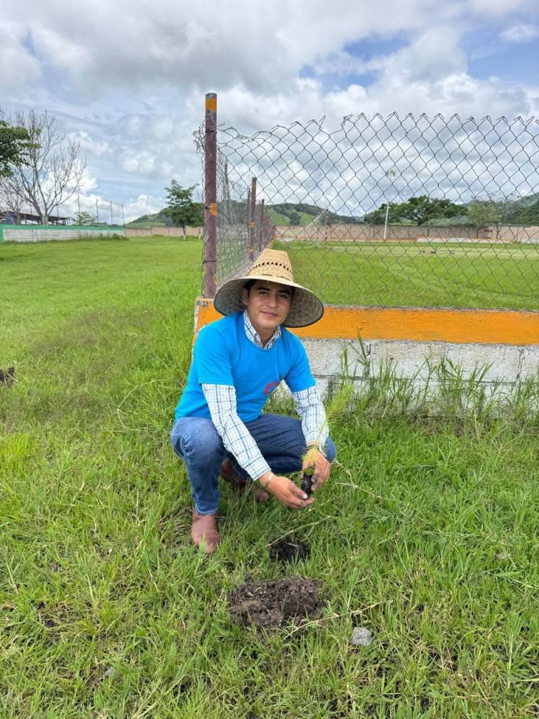 San Pedro Lagunillas se suma a la Reforestación Nacional con la plantación de cerca de 4 mil especies