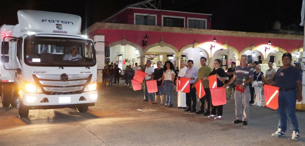 Ahuacatlán fortalece la recolección de basura con dos nuevos camiones