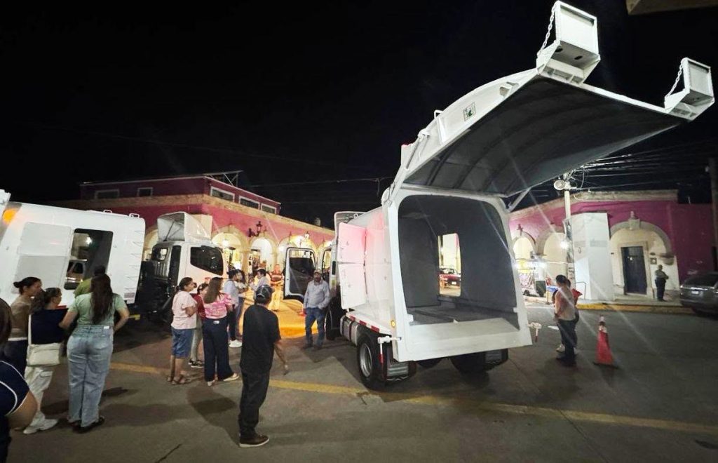 Ahuacatlán fortalece la recolección de basura con dos nuevos camiones