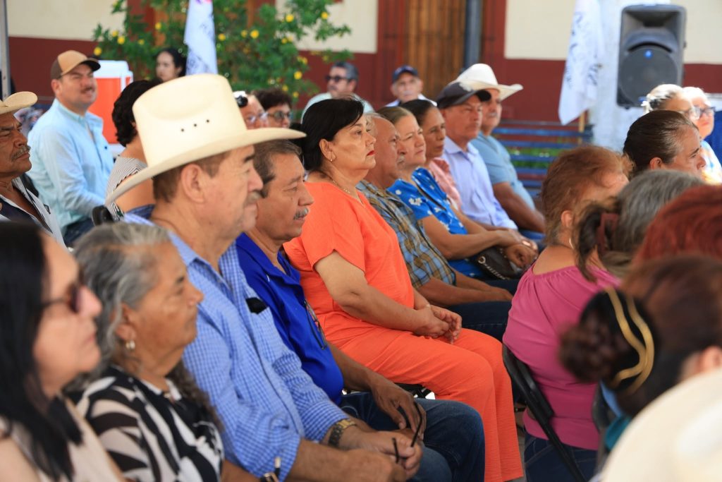 Amatlán de Cañas entrega 32 visas del Programa Reuniendo Familias