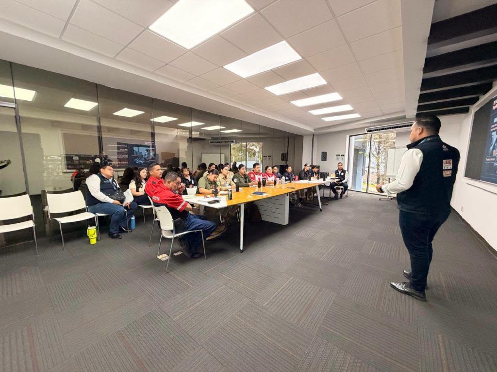 Amatlán de Cañas fortalece capacitación de Protección Civil en radiocomunicación