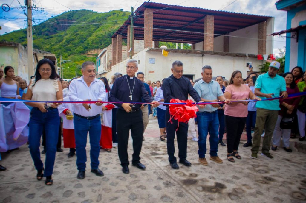 Jala inaugura obra de mejoramiento de la calle Morelia en Jomulco
