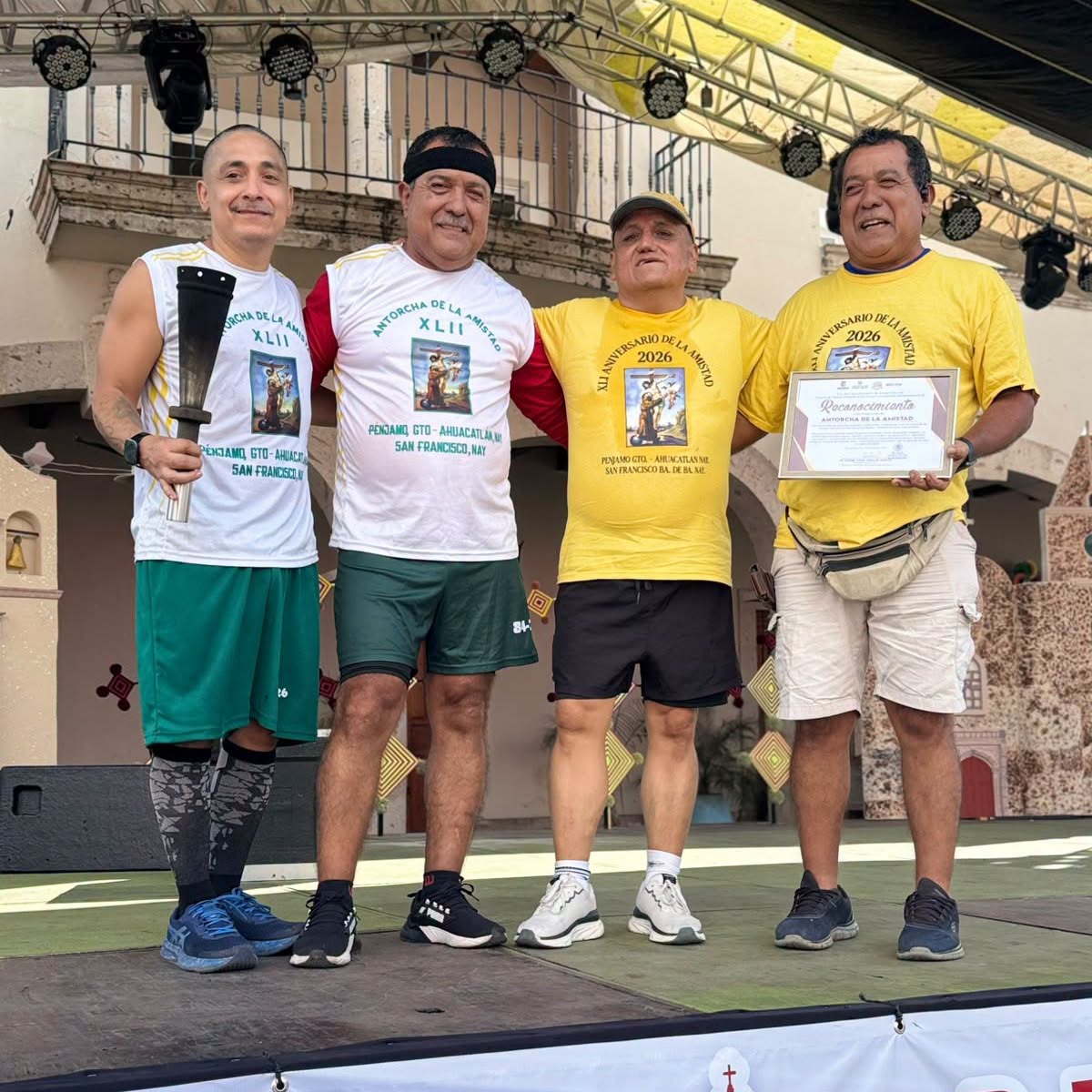 Ahuacatlán reconoce 42 años de trayectoria de La Antorcha de la Amistad