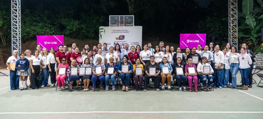 Tepic reconoce a 18 mujeres por su labor en las comunidades rurales