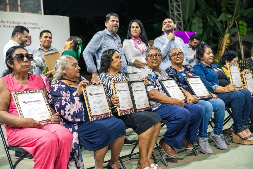Tepic reconoce a 18 mujeres por su labor en las comunidades rurales