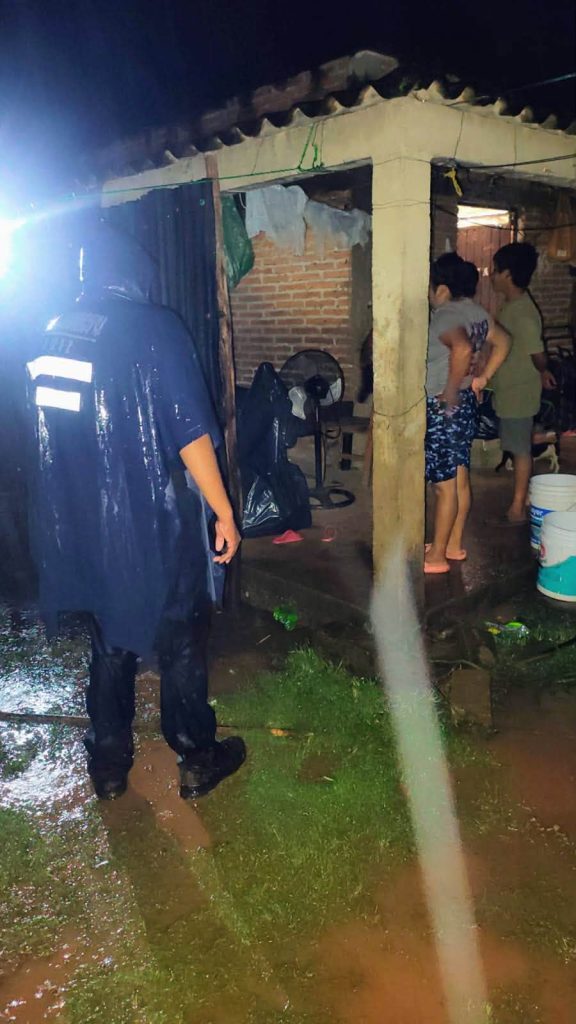 Gobierno de Nayarit apoya evacuación de familias en Ruiz ante fuertes lluvias