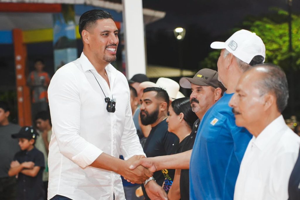 Compostela estrena cancha deportiva en la comunidad de Villa Morelos