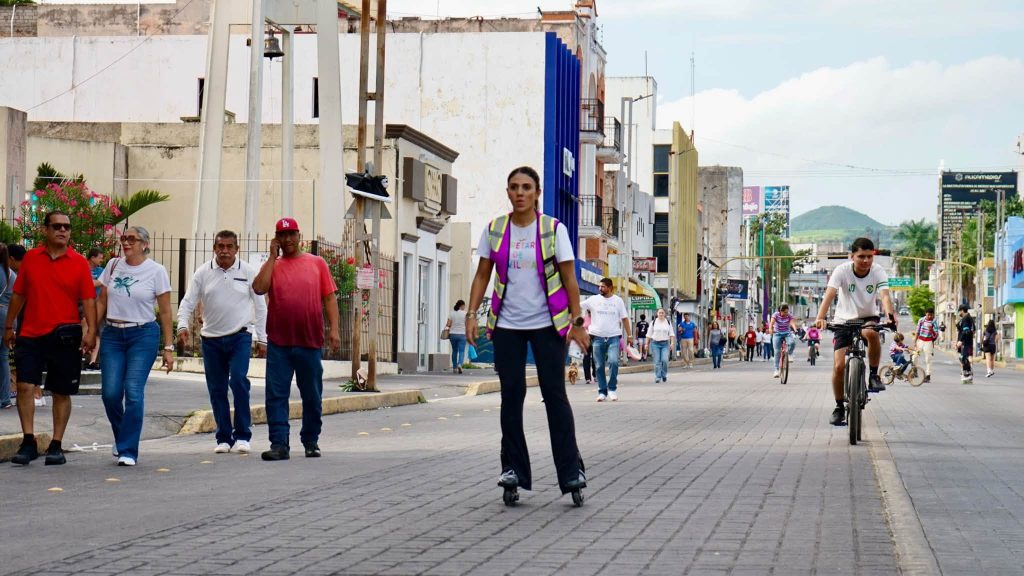 Familias participan en la primera Vía Recreativa Nayarit