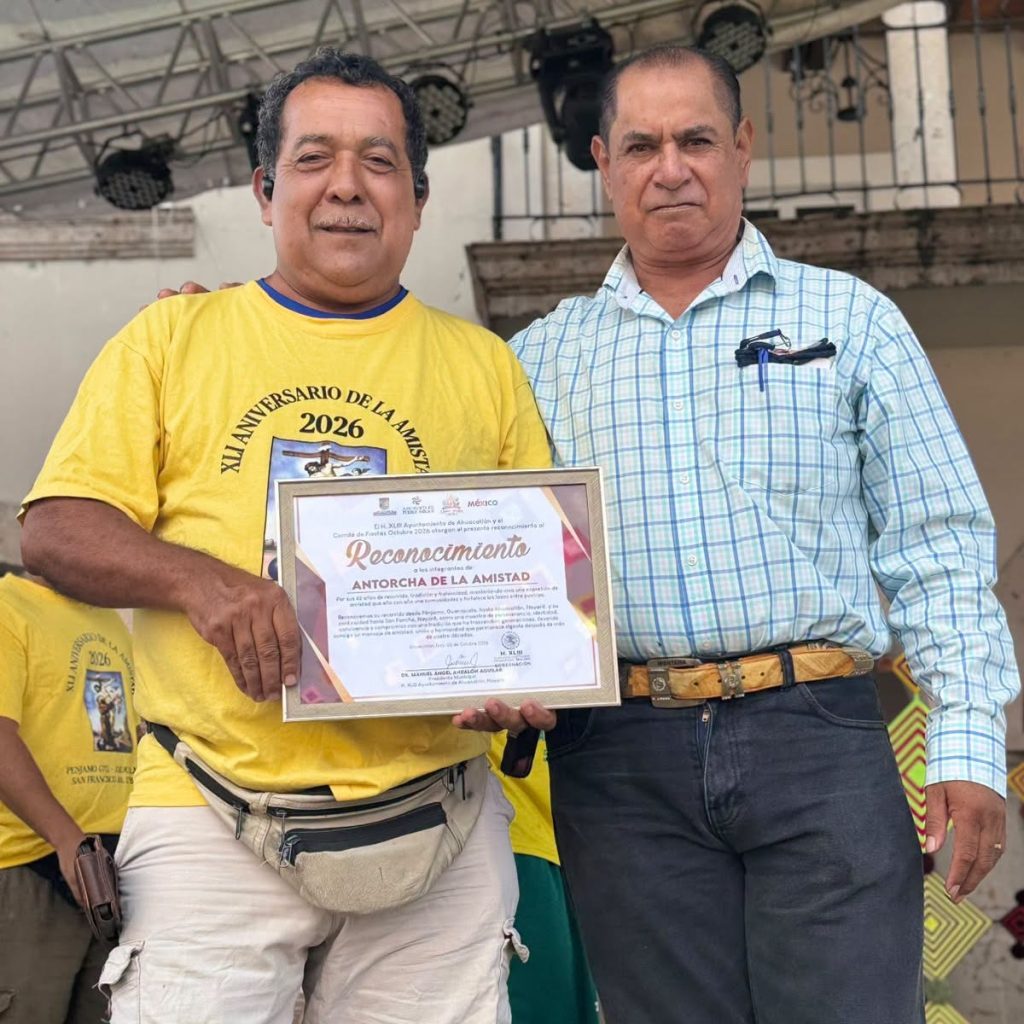 Ahuacatlán reconoce 42 años de trayectoria de La Antorcha de la Amistad