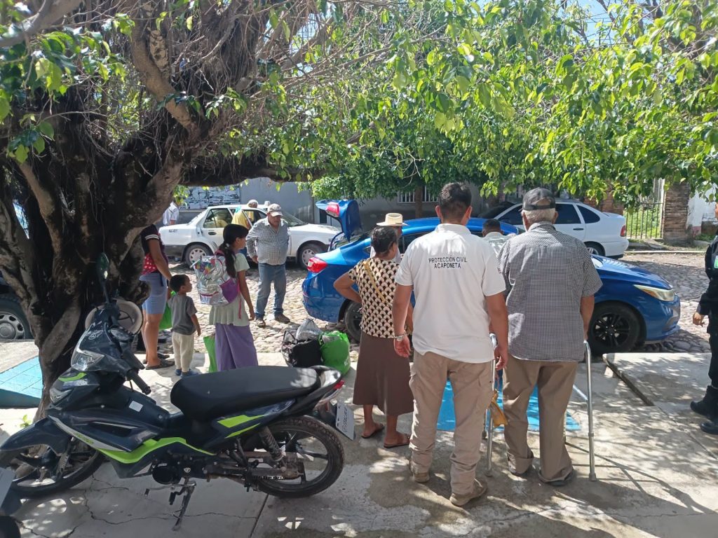 Acaponeta coordina el regreso seguro de familias albergadas a sus hogares