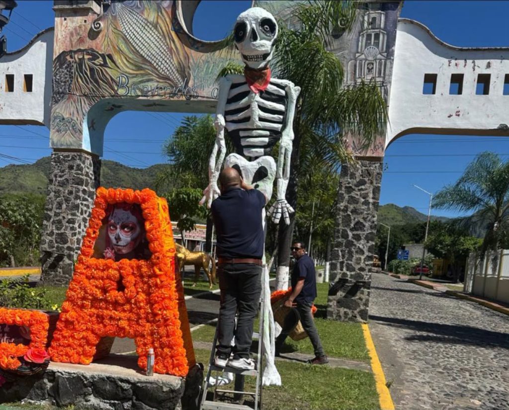 Jala prepara espacios decorativos para celebrar el Día de Muertos y preservar las tradiciones mexicanas