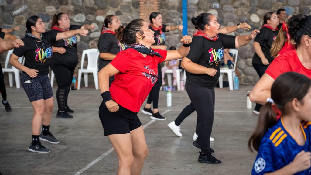 Amatlán de Cañas reúne a clubes de distintas localidades en el Zumbatón de Tepuzhuacán