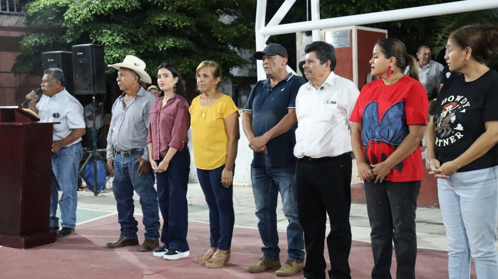 Ahuacatlán inaugura el techado de la cancha de usos múltiples en Uzeta
