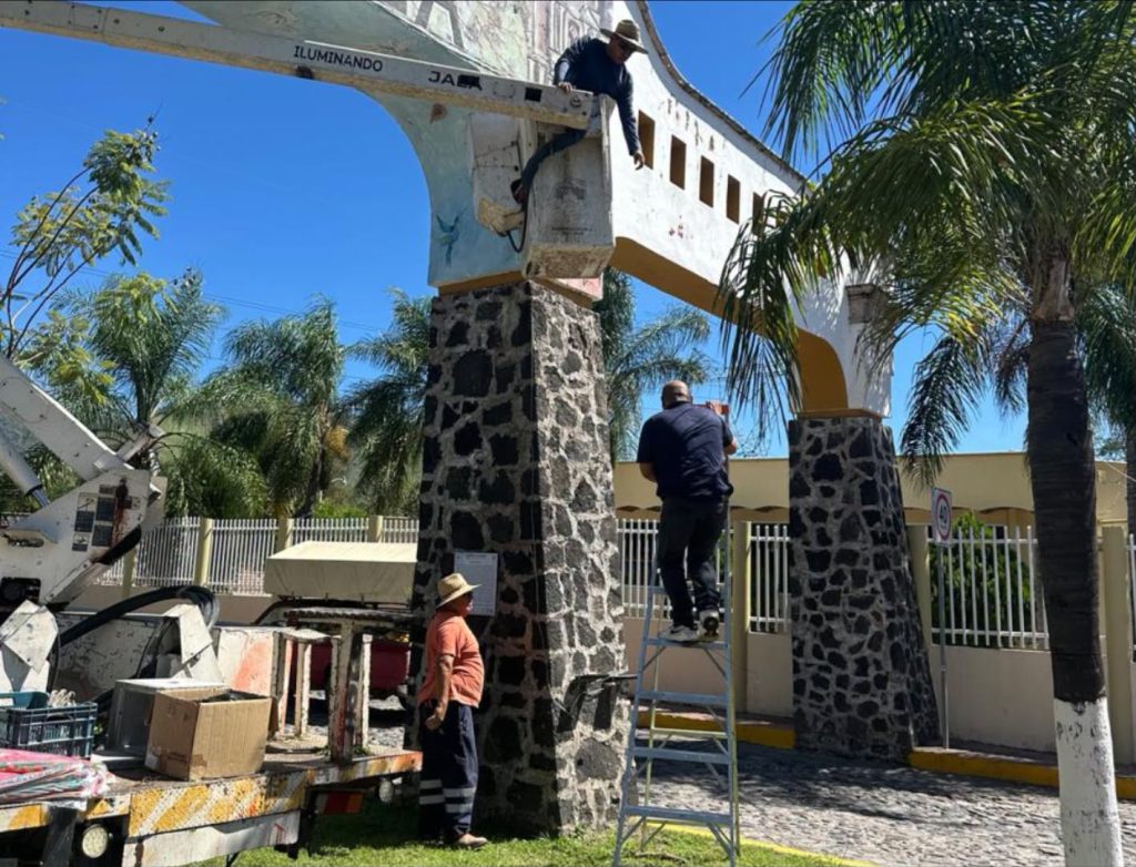 Jala prepara espacios decorativos para celebrar el Día de Muertos y preservar las tradiciones mexicanas