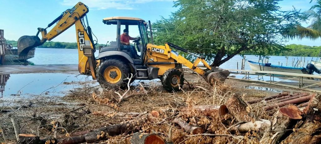 San Blas realiza trabajos de mantenimiento en distintas áreas del puerto