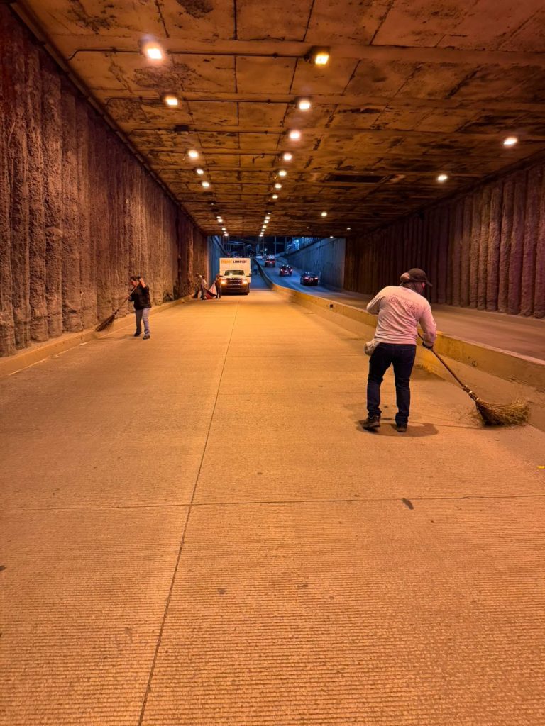 Tepic realiza operativo de limpieza en el nodo vial de la avenida Insurgentes