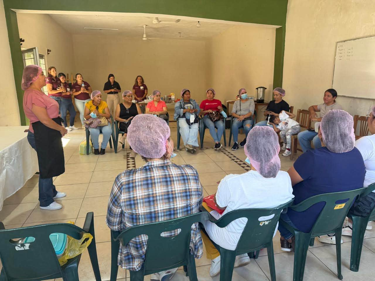 Santa María del Oro impulsa el emprendimiento femenino con el curso Dulces Emprendedoras en La Labor