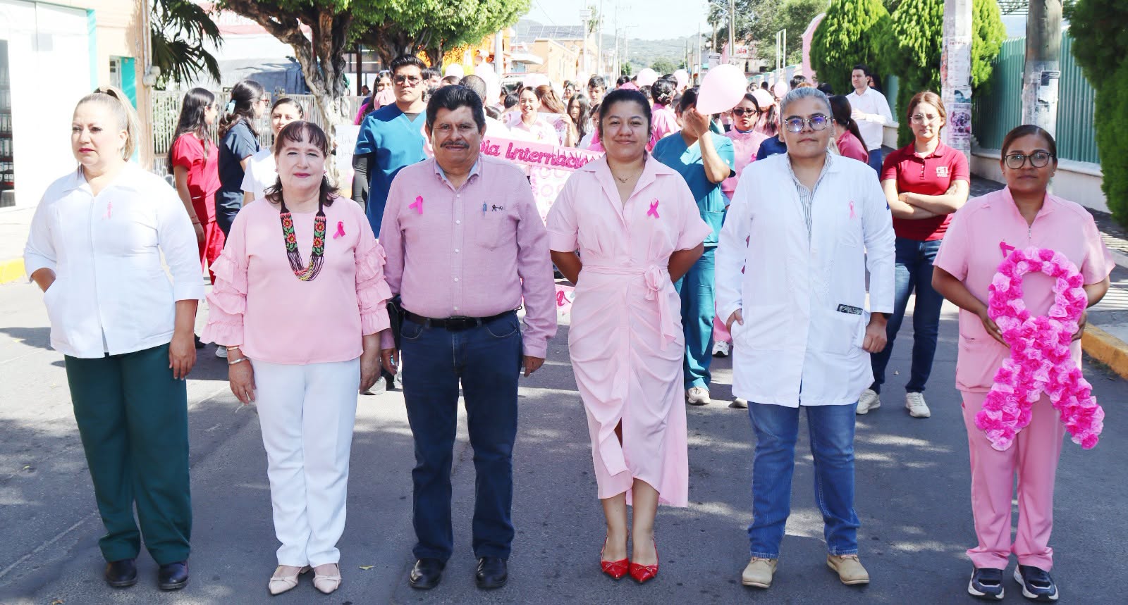 Ahuacatlán realiza marcha rosa para promover la detección oportuna del cáncer de mama