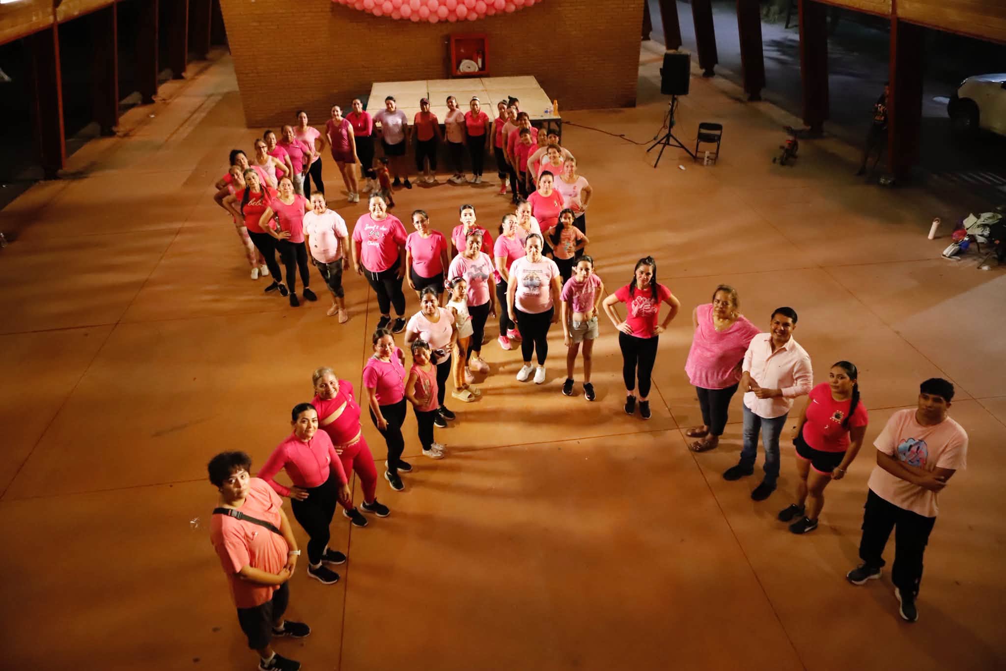 San Blas realiza activación de zumba por el Día Mundial de la Lucha contra el Cáncer de Mama
