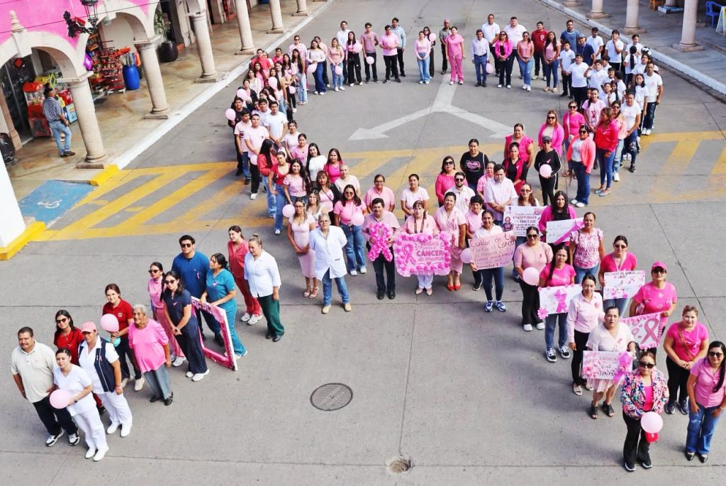 Ahuacatlán realiza marcha rosa para promover la detección oportuna del cáncer de mama